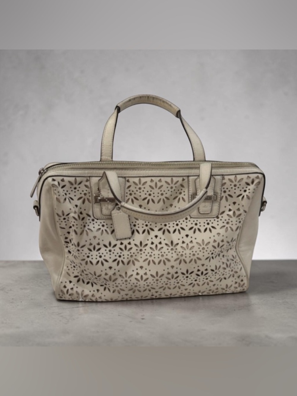 Coach Taylor Perforated Putty
White Leather Satchel
12"L x x x8"H - Picture 5 of 13